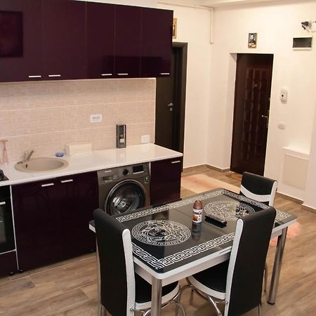 Apartament Capitala Militari Roşu Exteriér fotografie