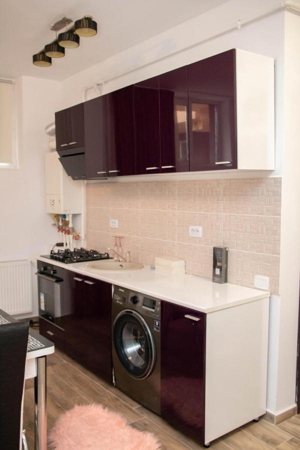 Apartament Capitala Militari Roşu Exteriér fotografie