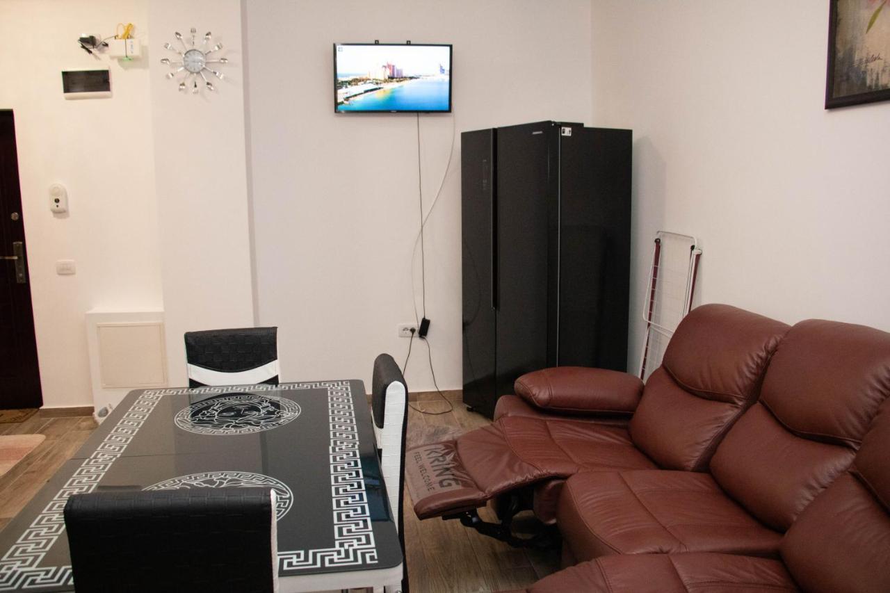 Apartament Capitala Militari Roşu Exteriér fotografie