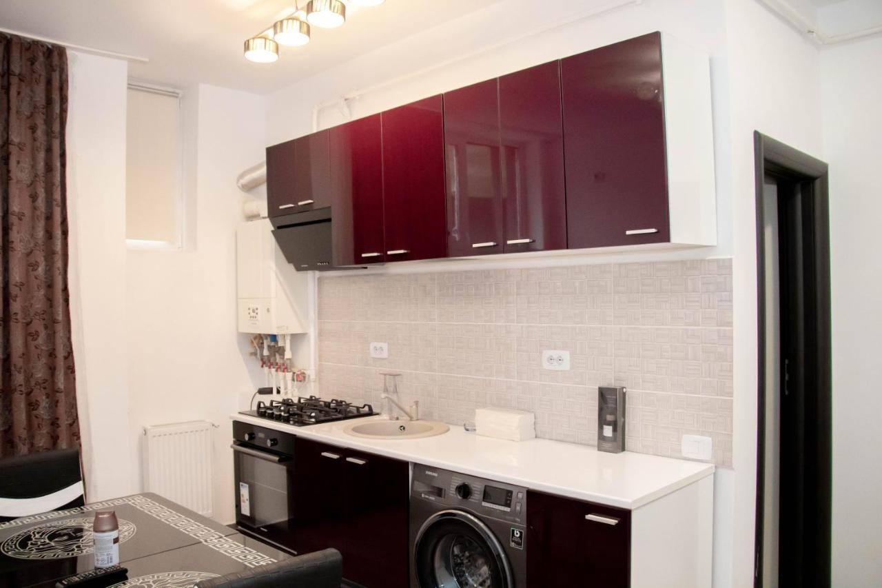 Apartament Capitala Militari Roşu Exteriér fotografie